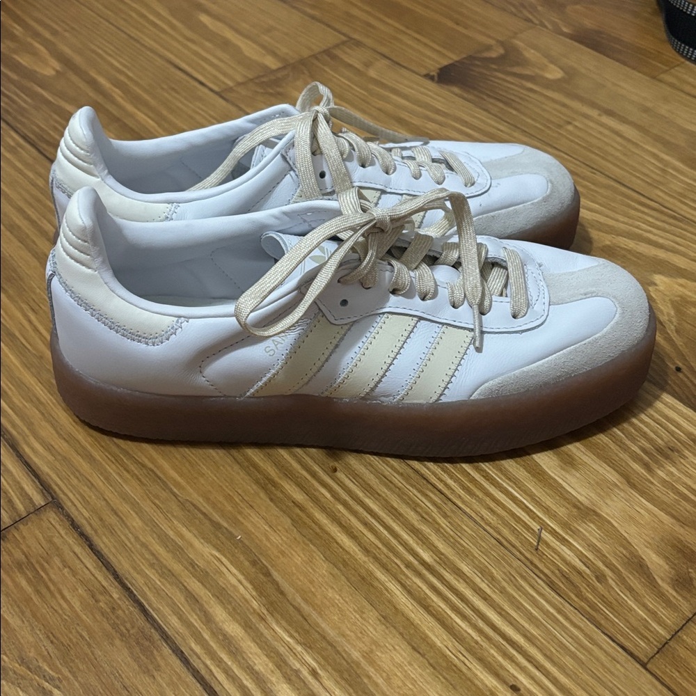 Adidas Samba Size 8.5 in White and Cream - Picture 4 of 6